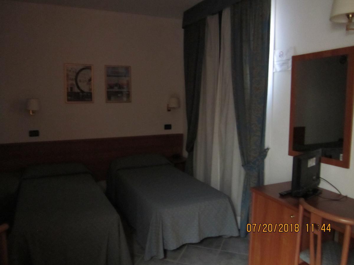 Adelphi Room & Breakfast Φεράρα Εξωτερικό φωτογραφία