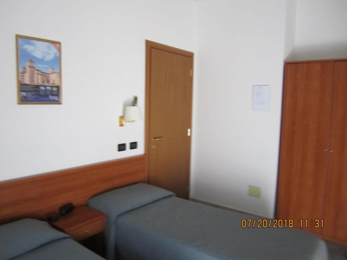 Adelphi Room & Breakfast Φεράρα Εξωτερικό φωτογραφία